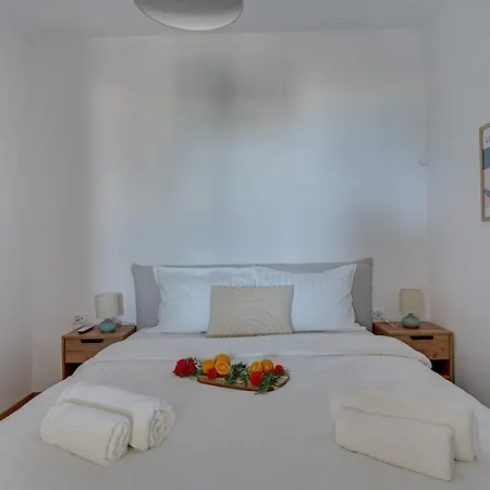 Seaview Serenity Luxurious * Толон