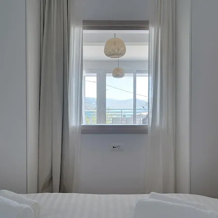 Апартаменты Seaview Serenity Luxurious Толон